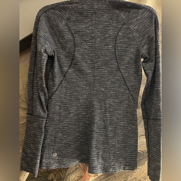 Lululemon Brisk Running Jacket EUC SZ 6 - Picture 10 of 10
